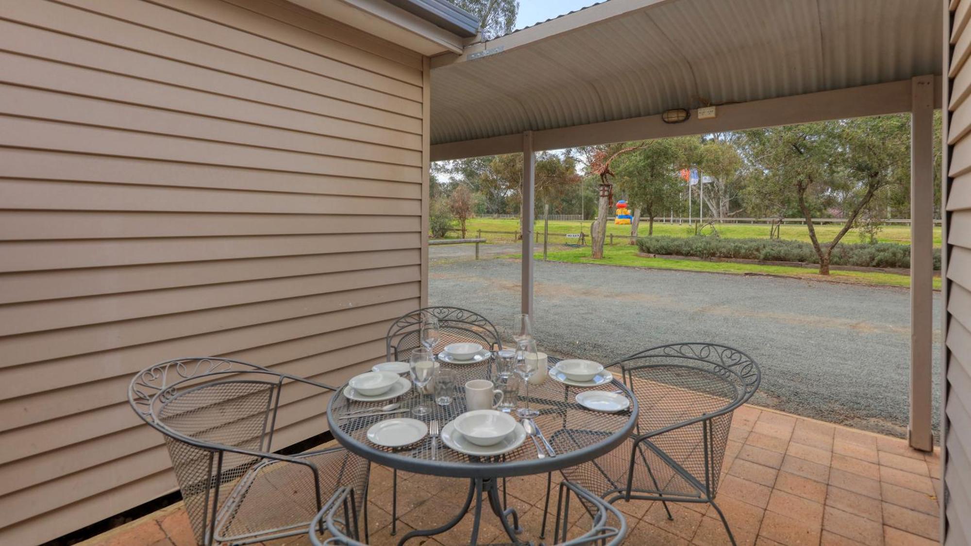 Deniliquin Riverside Caravan Park Exterior foto